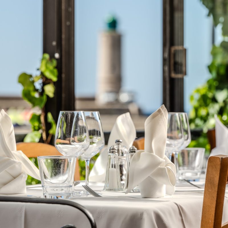 manger face au chateau de Cassis